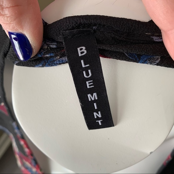 Blue Mint | Back Tie Blouse - Picture 10 of 10